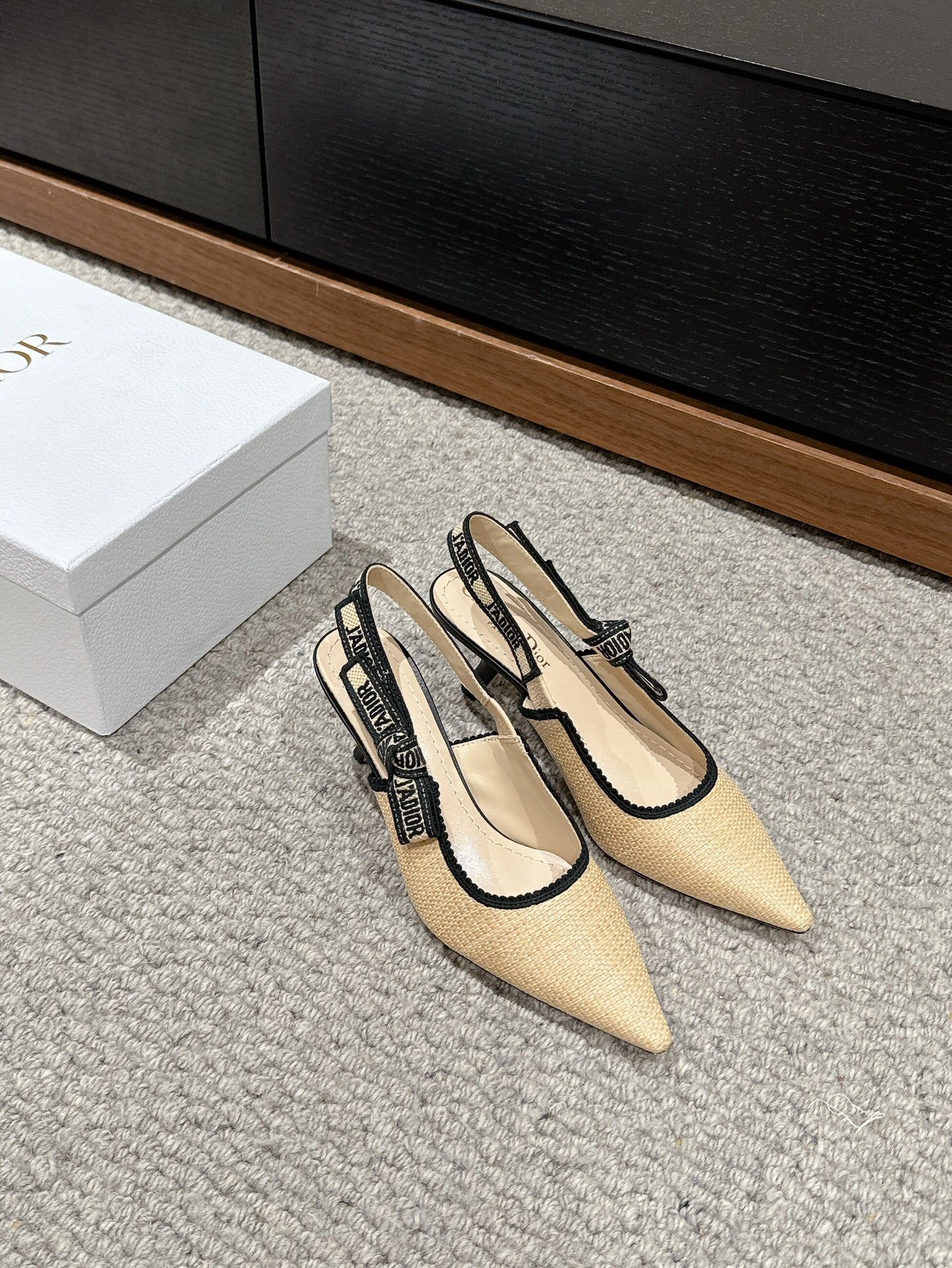 COCO-- 4ior KCV232ECJ_S04J KDV232ECJ_S04J Heel height：6.5CM Calfskin sheepskin item:D-X158F1262